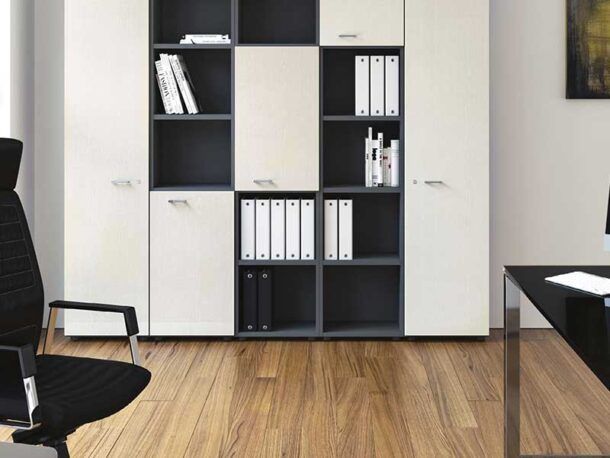 Les documents de bureau dans une armoire forte